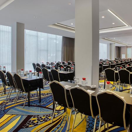 Neo Dipatiukur Bandung By Aston Hotel Exterior foto