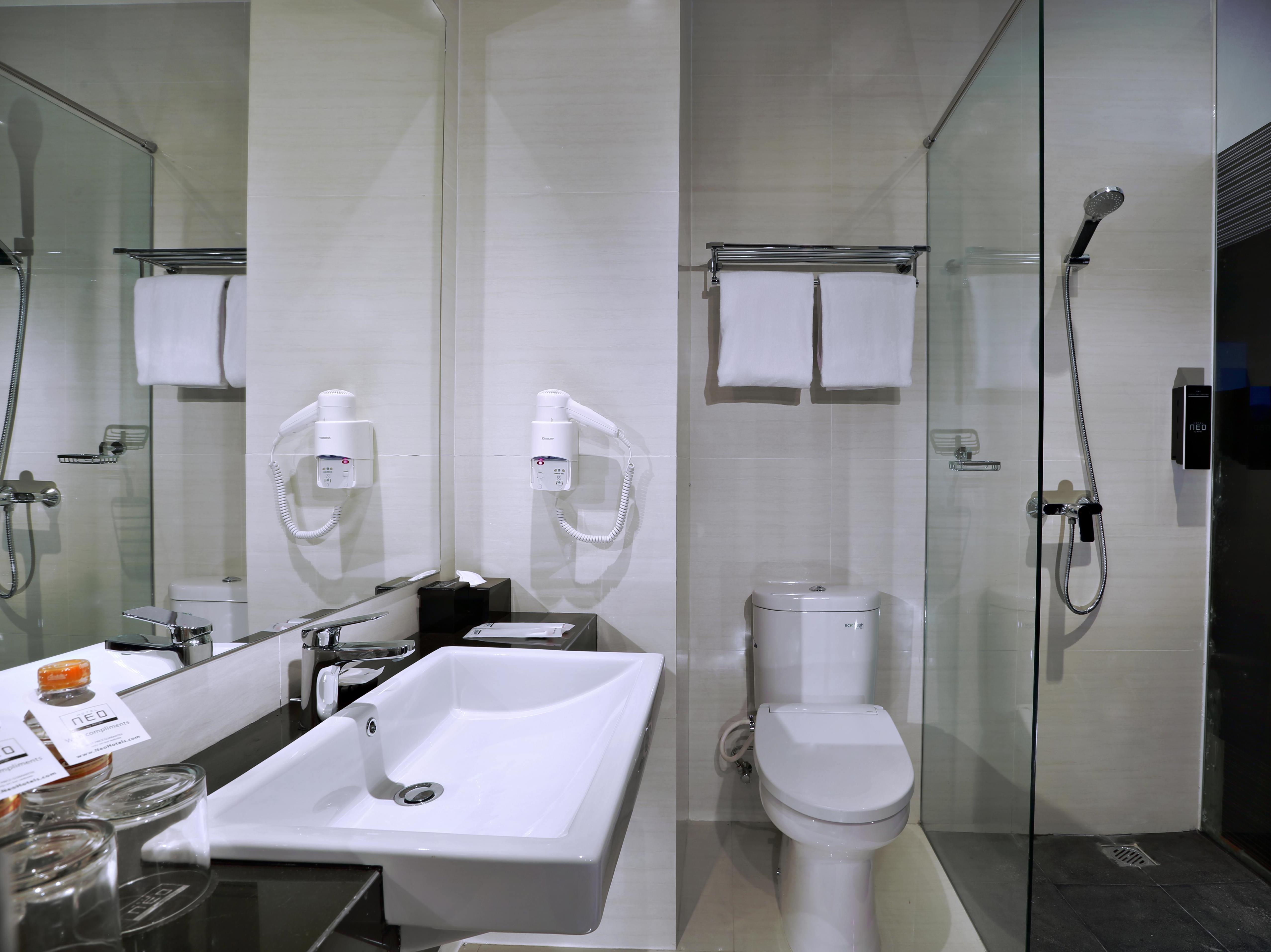 Neo Dipatiukur Bandung By Aston Hotel Exterior foto