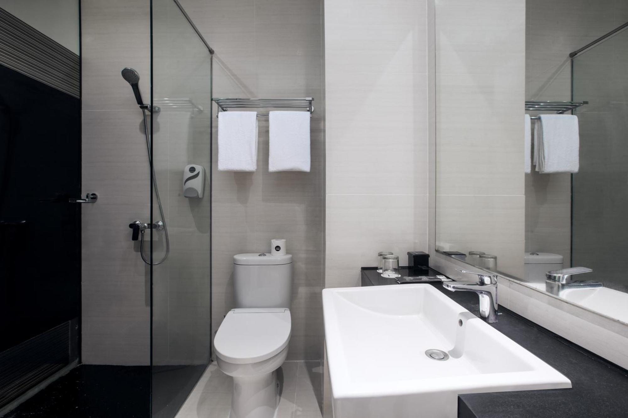 Neo Dipatiukur Bandung By Aston Hotel Exterior foto
