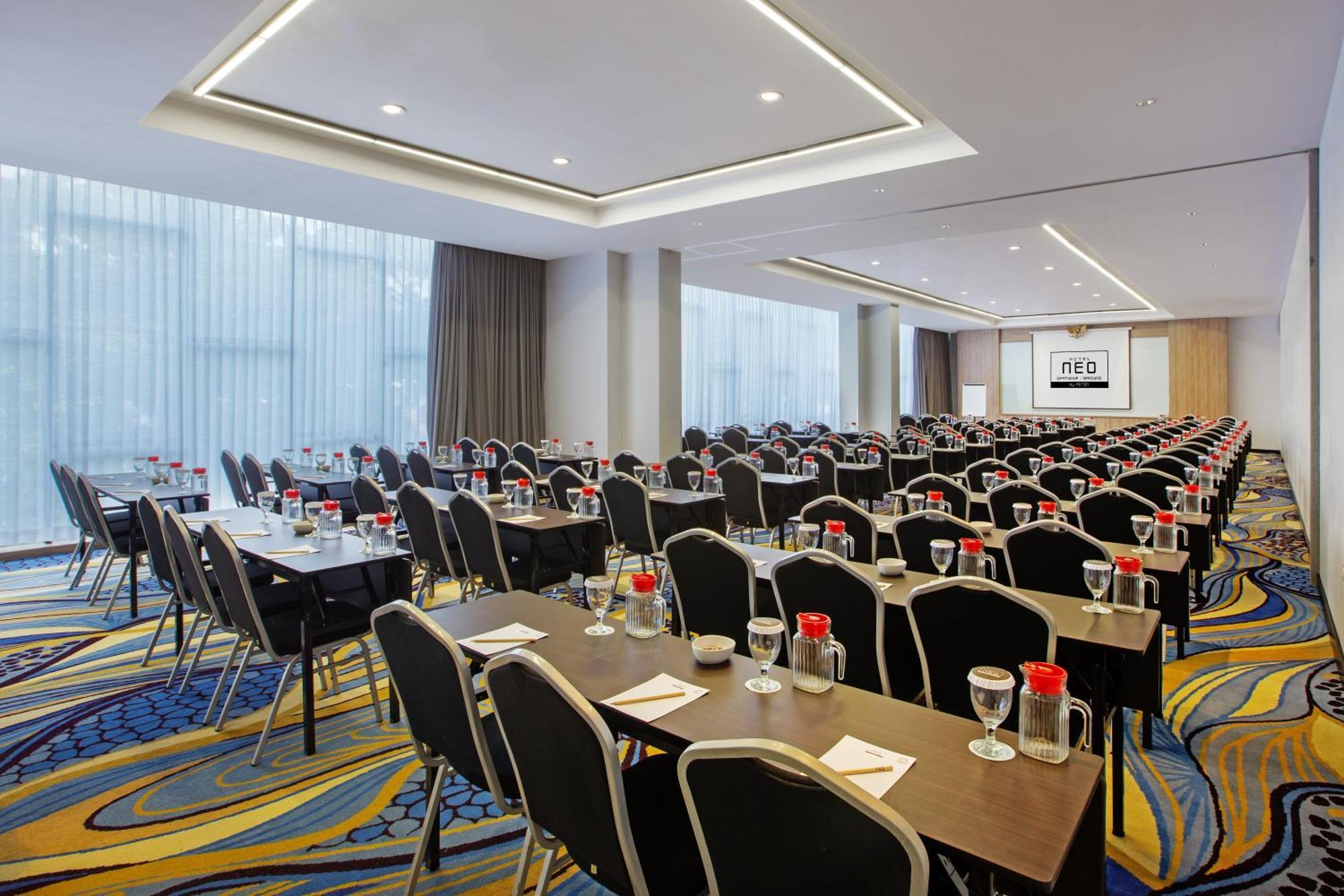 Neo Dipatiukur Bandung By Aston Hotel Exterior foto