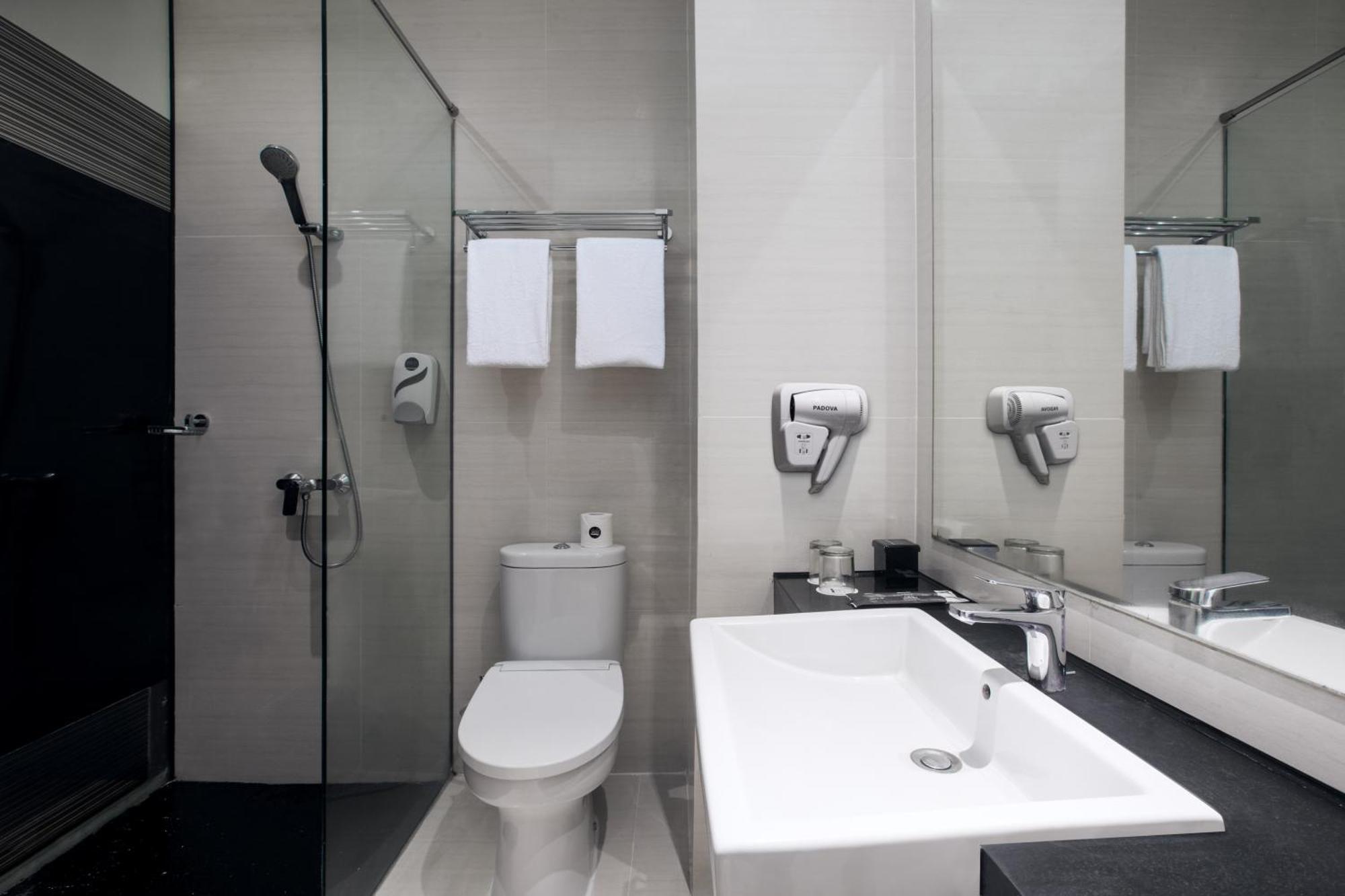 Neo Dipatiukur Bandung By Aston Hotel Exterior foto