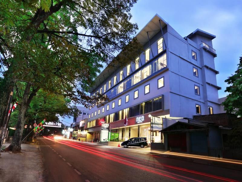 Neo Dipatiukur Bandung By Aston Hotel Exterior foto