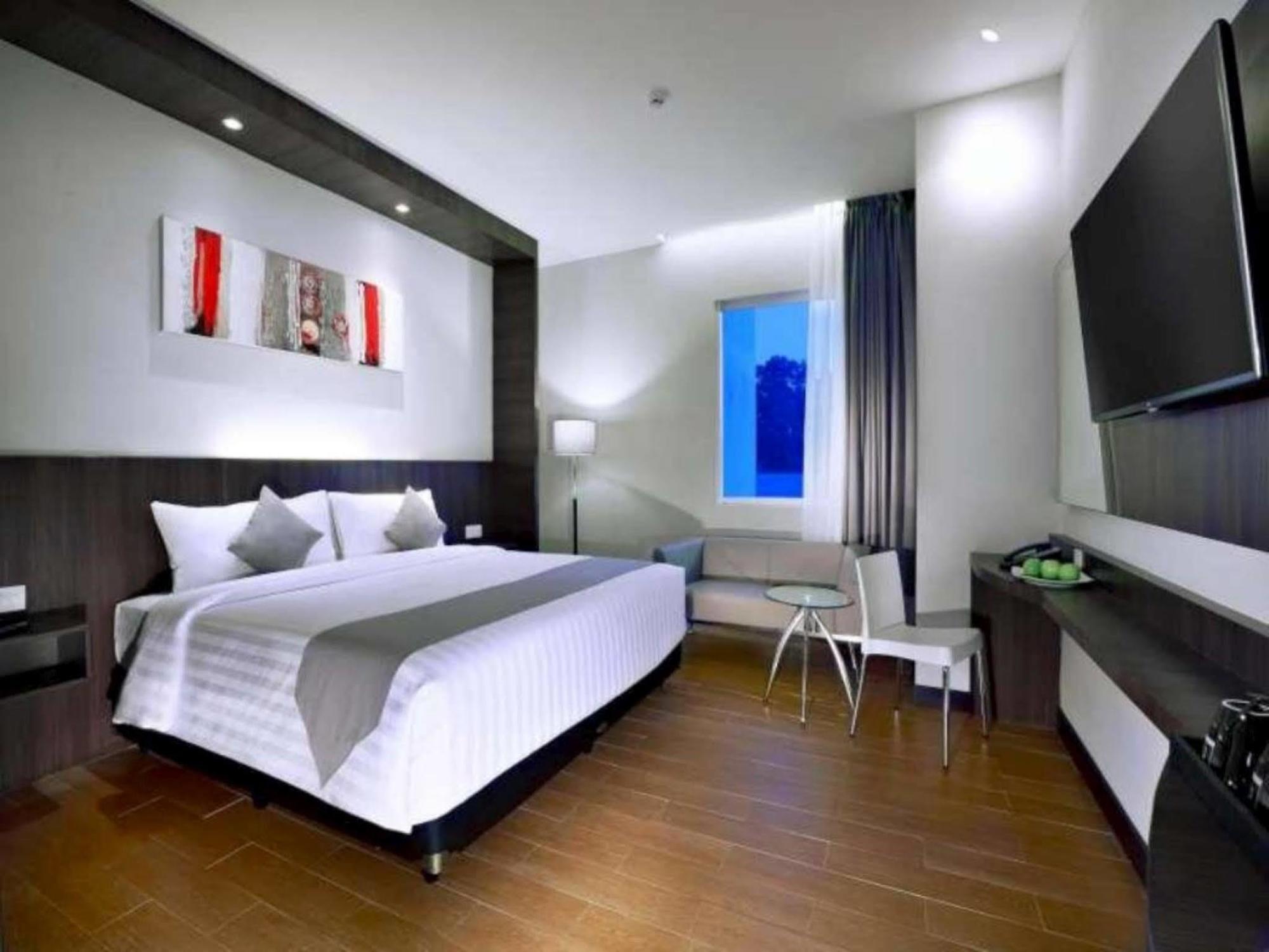 Neo Dipatiukur Bandung By Aston Hotel Exterior foto