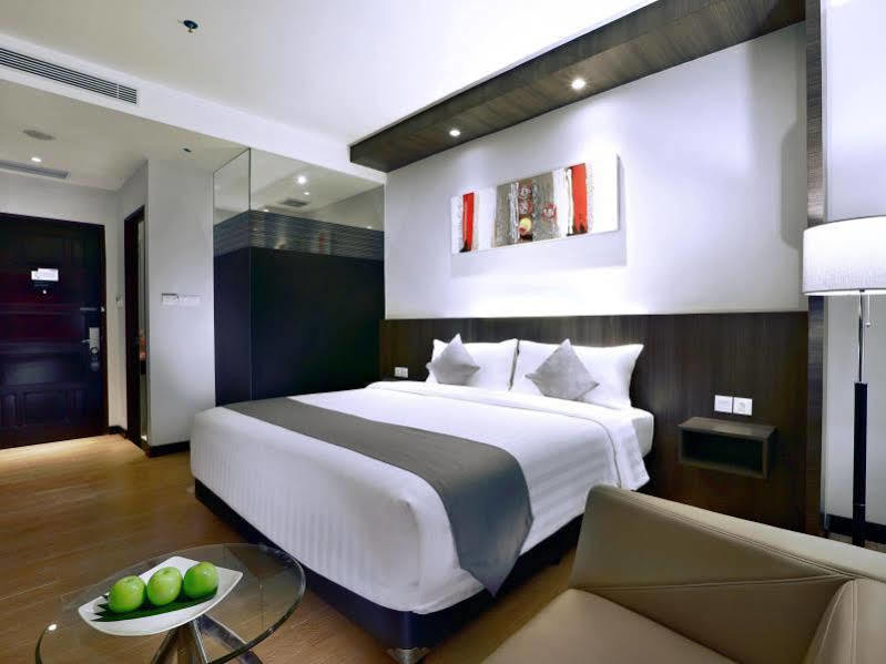 Neo Dipatiukur Bandung By Aston Hotel Exterior foto