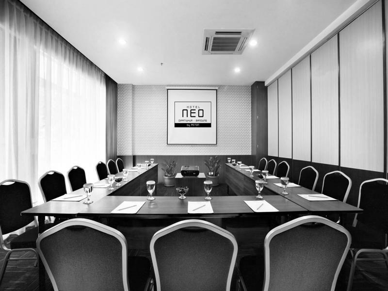 Neo Dipatiukur Bandung By Aston Hotel Exterior foto