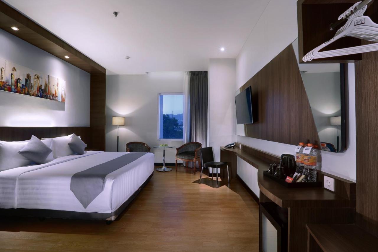 Neo Dipatiukur Bandung By Aston Hotel Exterior foto